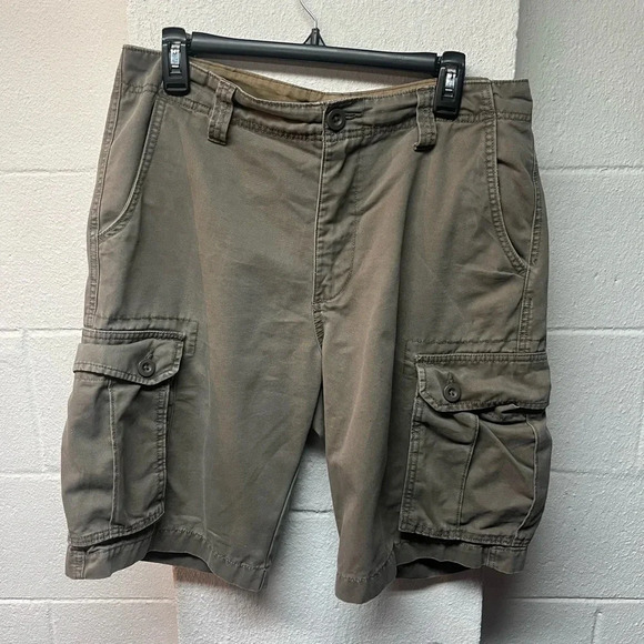 Roundtree & Yorke Casuals 32
Men's Taupe Cargo shorts - Picture 1 of 4